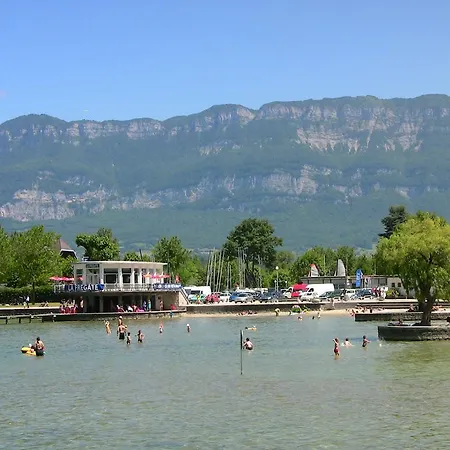 De La Plage Apartment